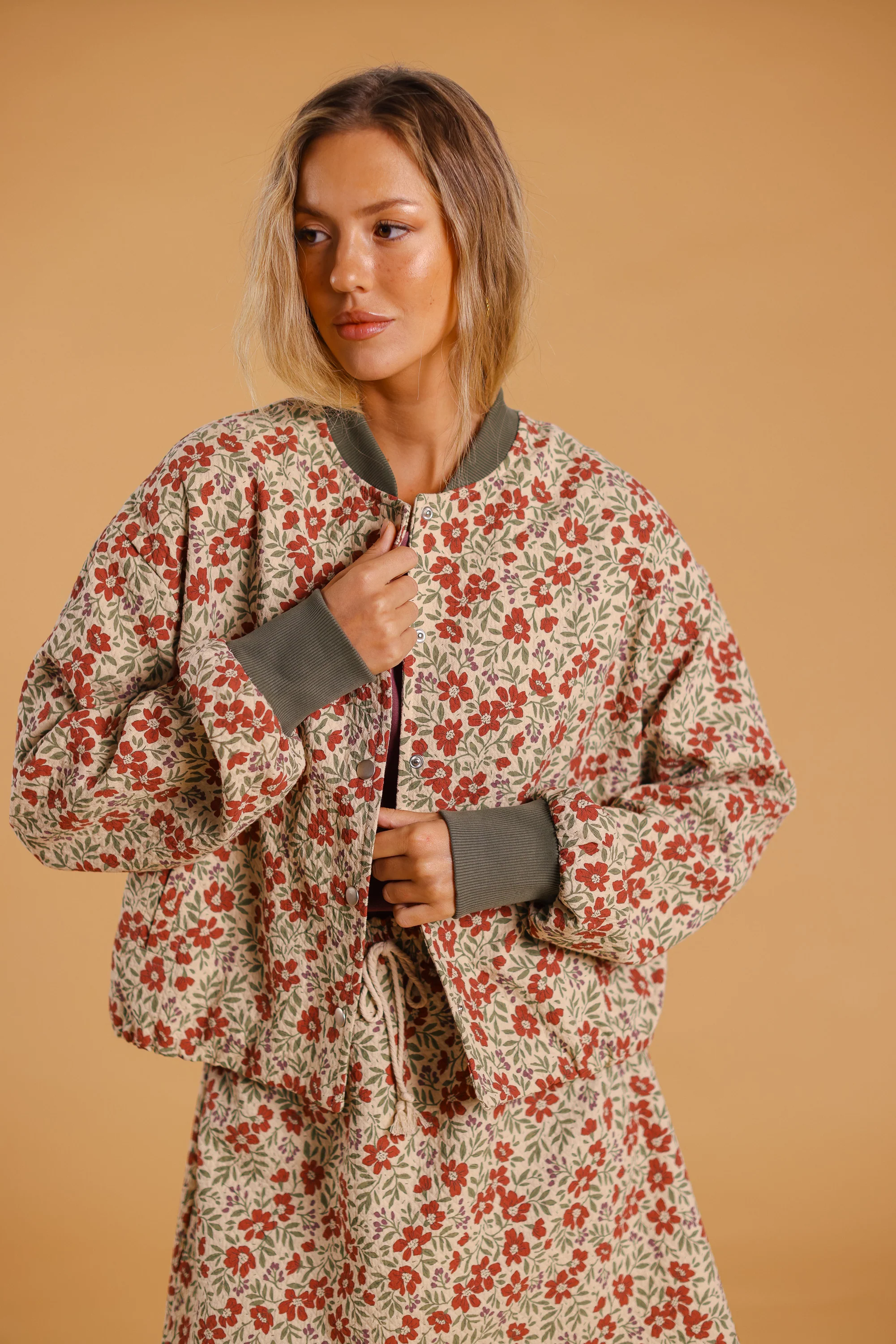 Bomber Jacket Lotta Cream Flowers - Image 13