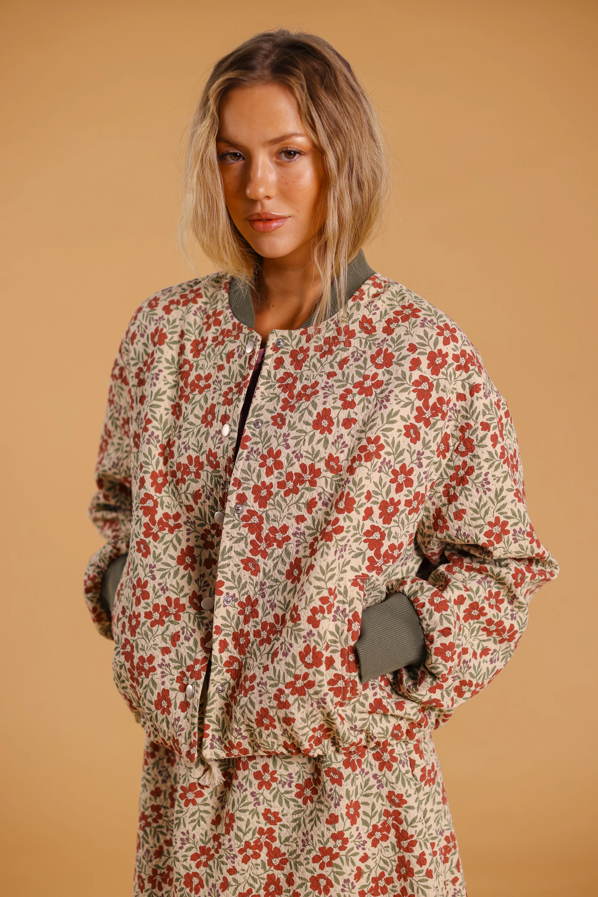 Bomber Jacket Lotta Cream Flowers - Image 14