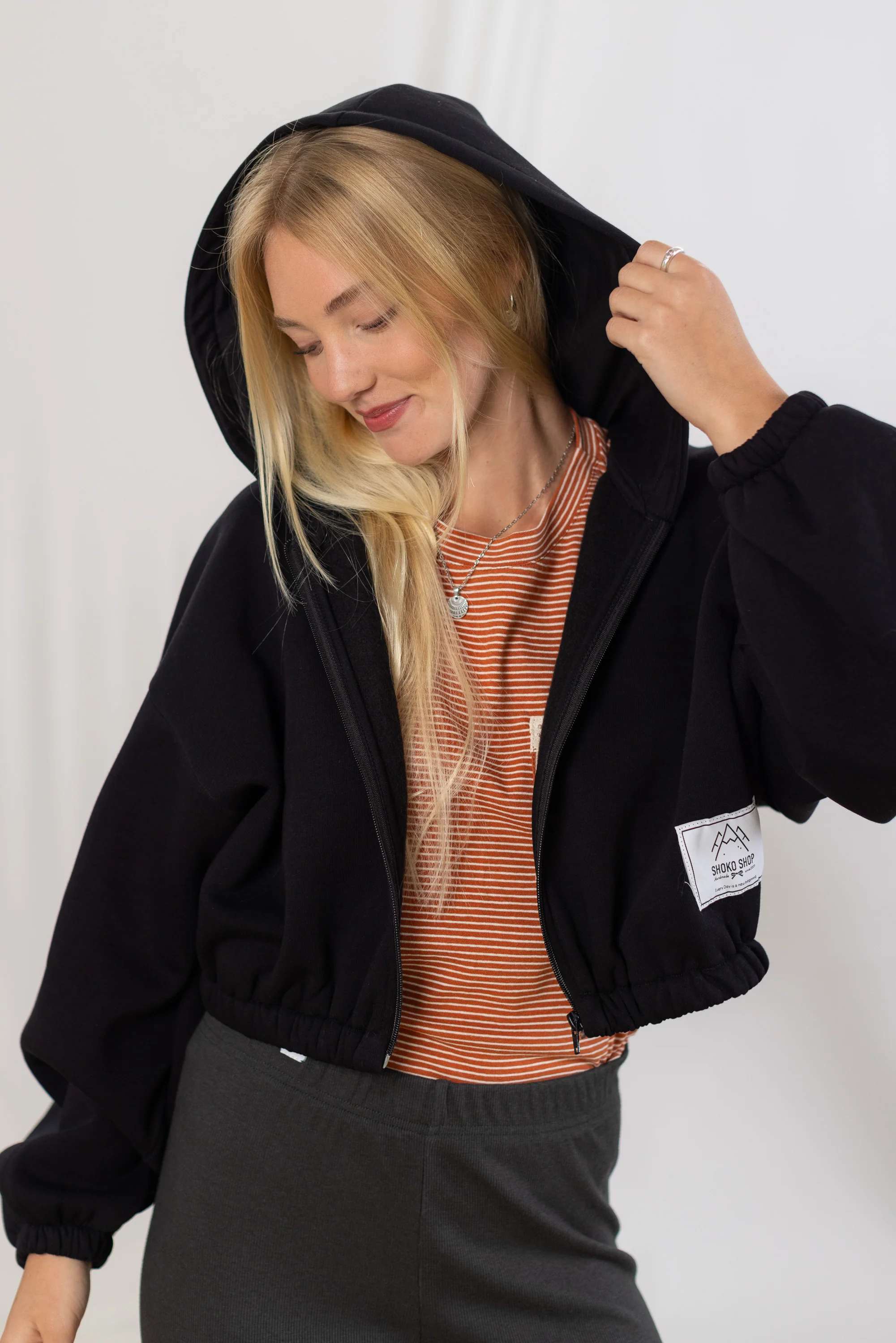 Hooded Cardigan Bea Black - Image 6