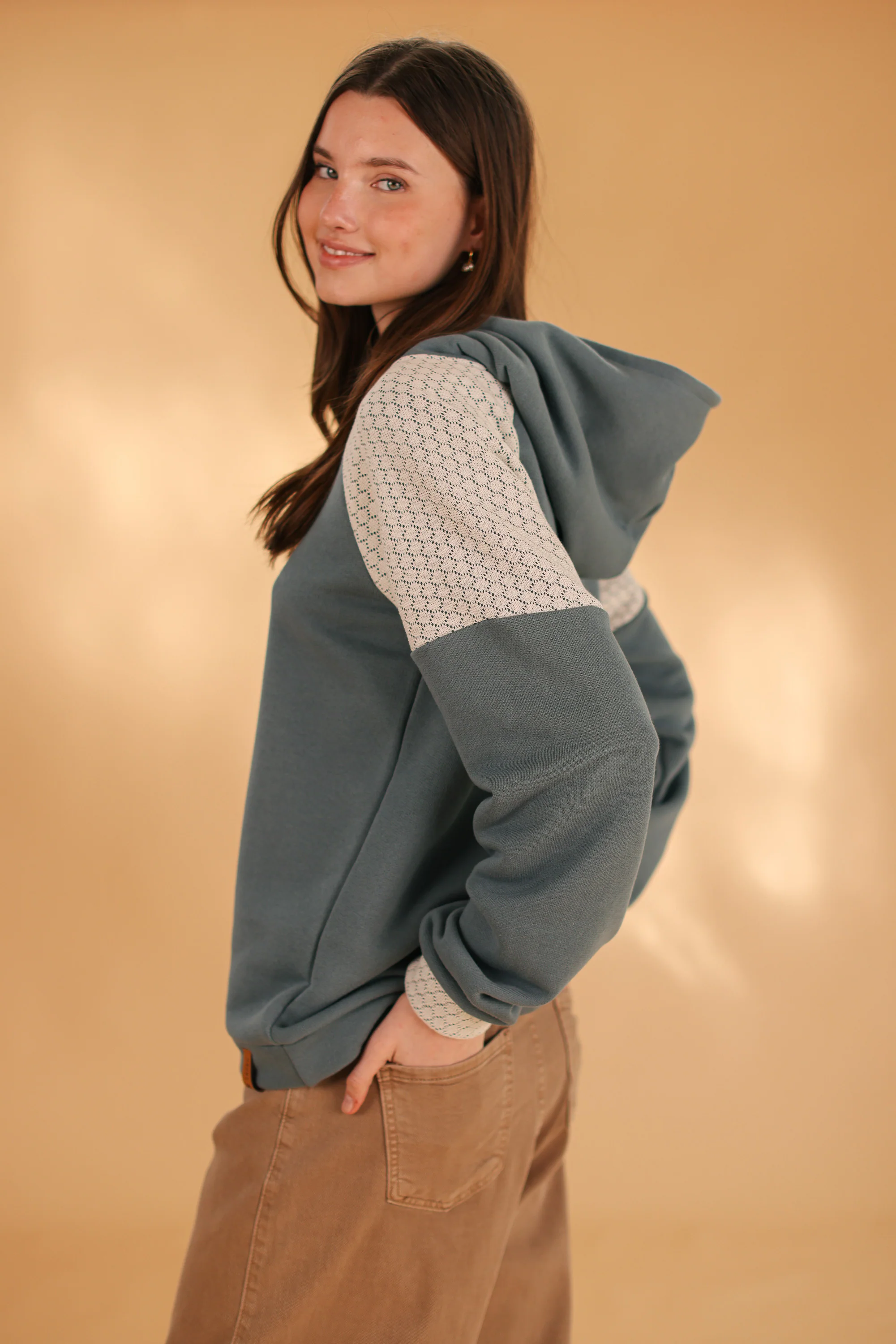 Hoodie Meyra Teal Lace - Image 4