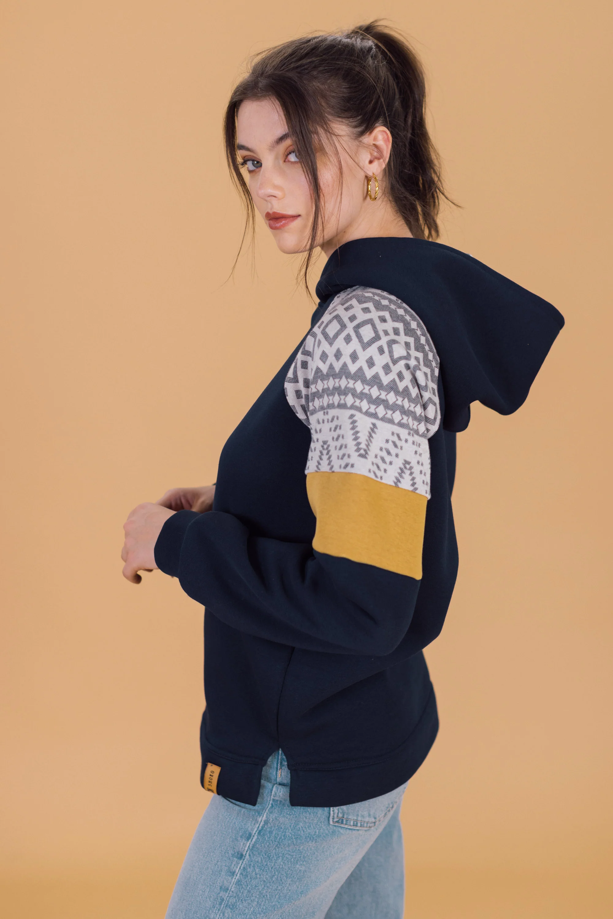 Hoodie Vera Blue Mustard Geo - Image 3