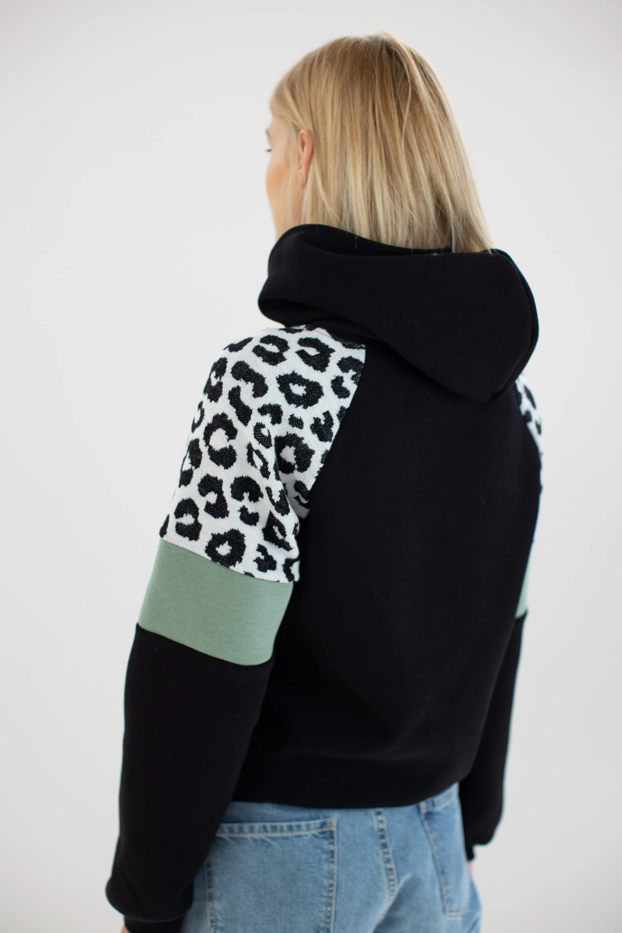 Hoodie Vera leo black - Image 5
