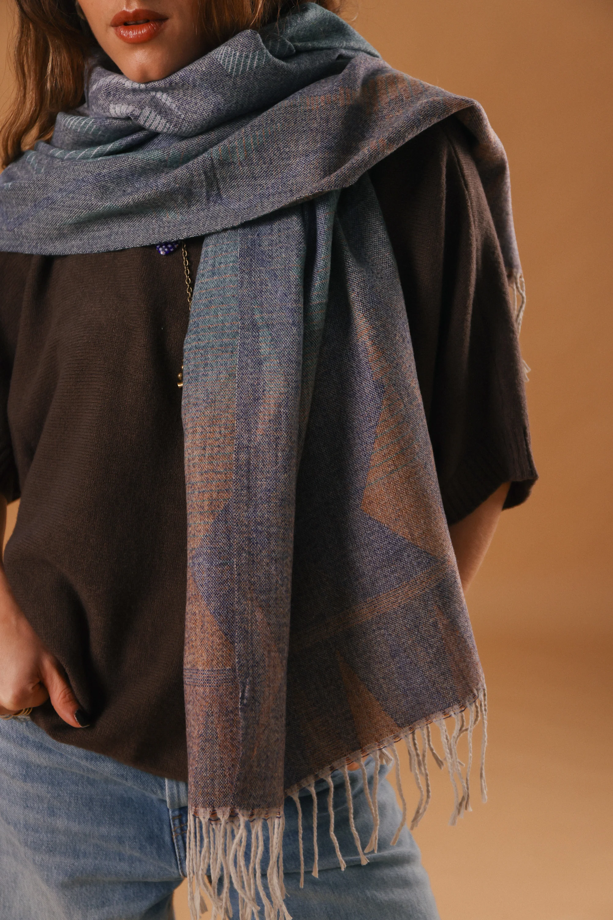Scarf Auravine Grey-Green - Image 4