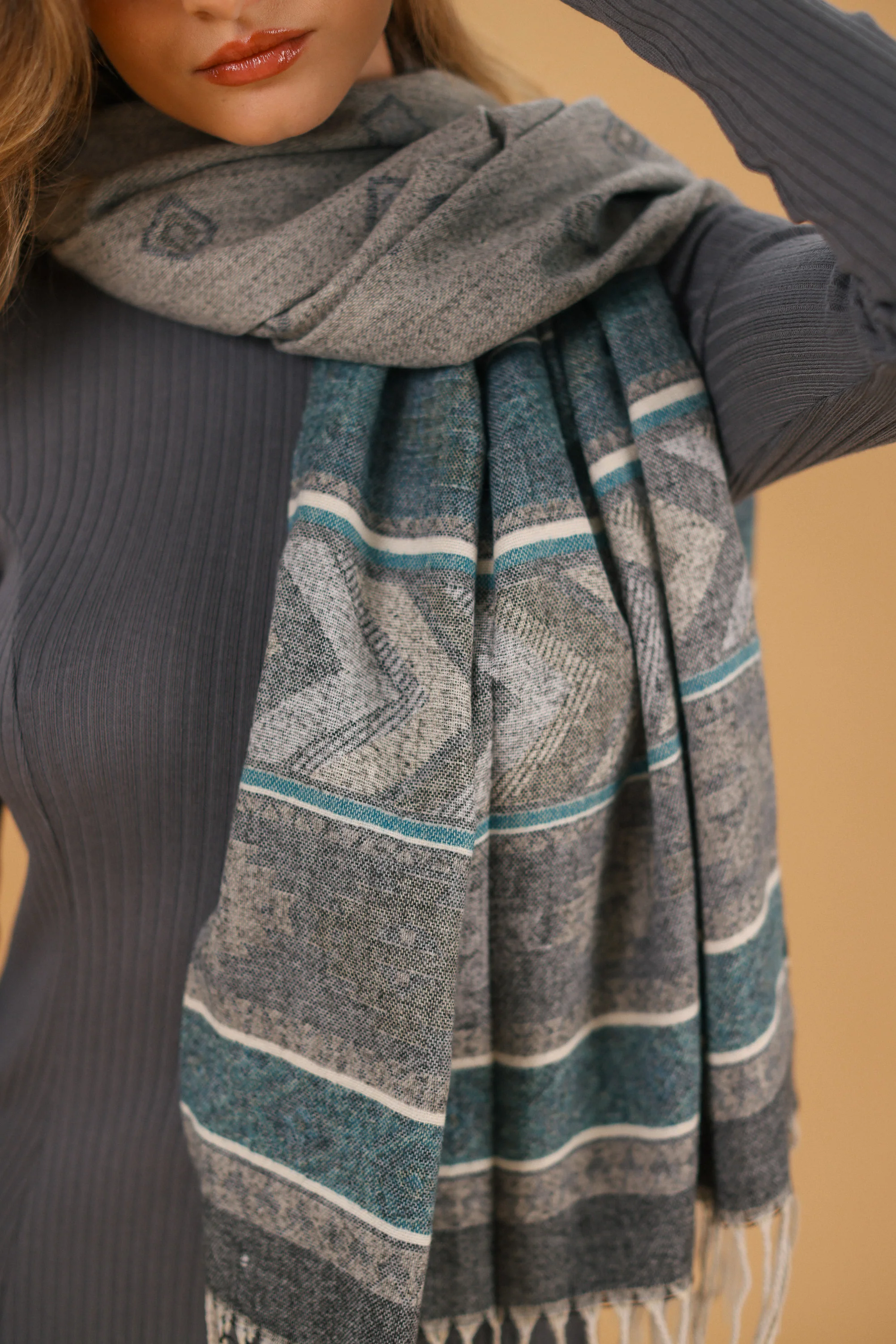 Scarf Zelia Petrol Grey - Image 3