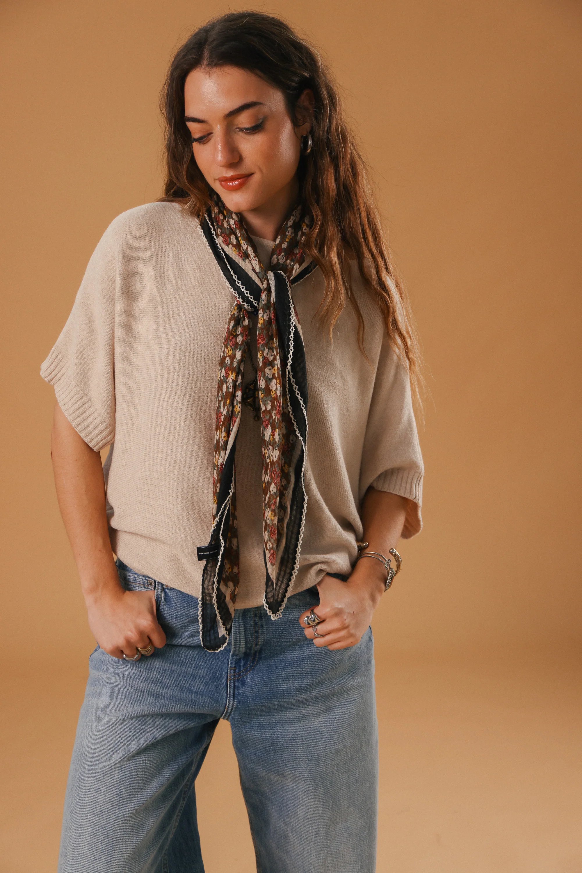 Shawl Whispering Lace Brown - Image 2