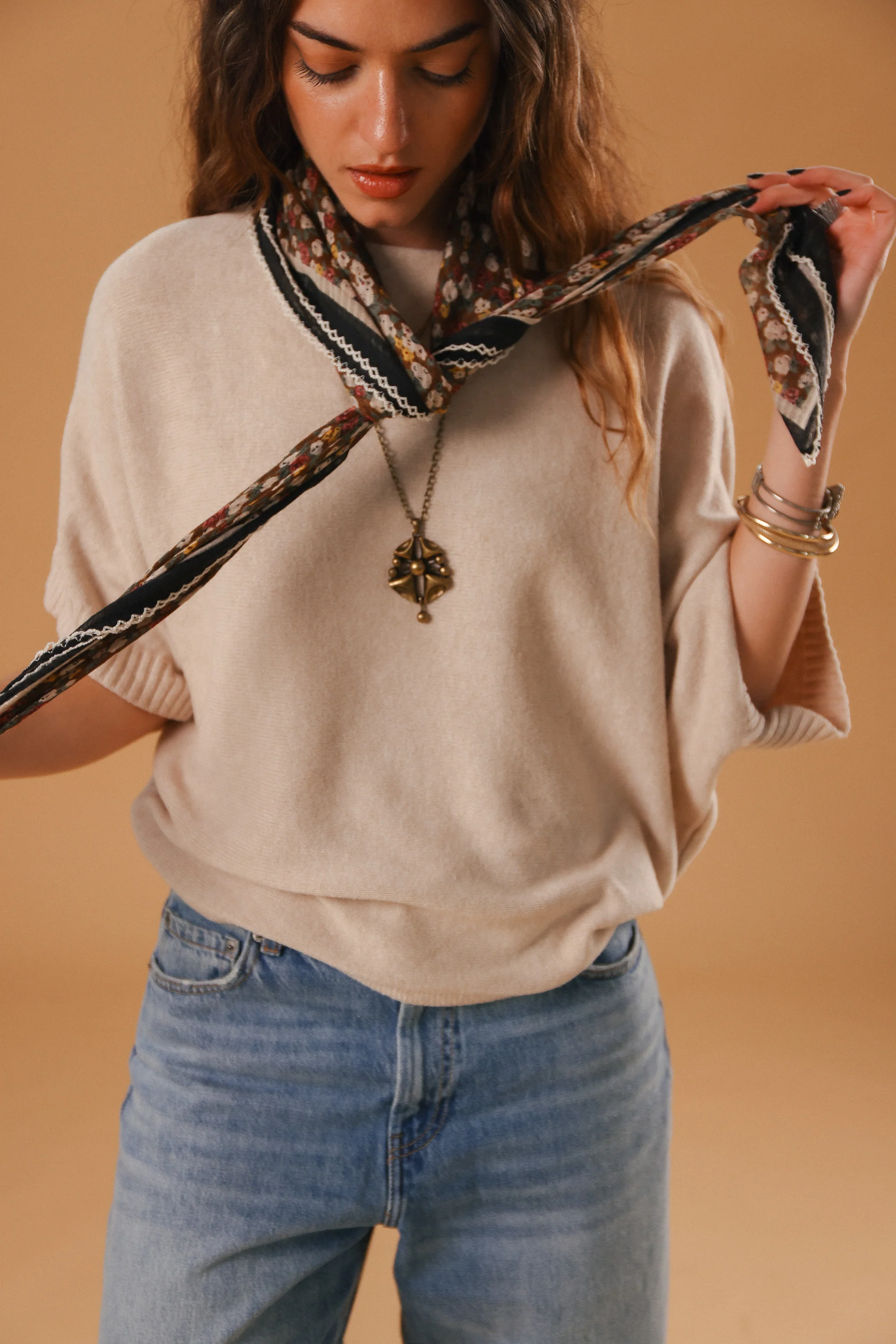 Shawl Whispering Lace Brown - Image 3