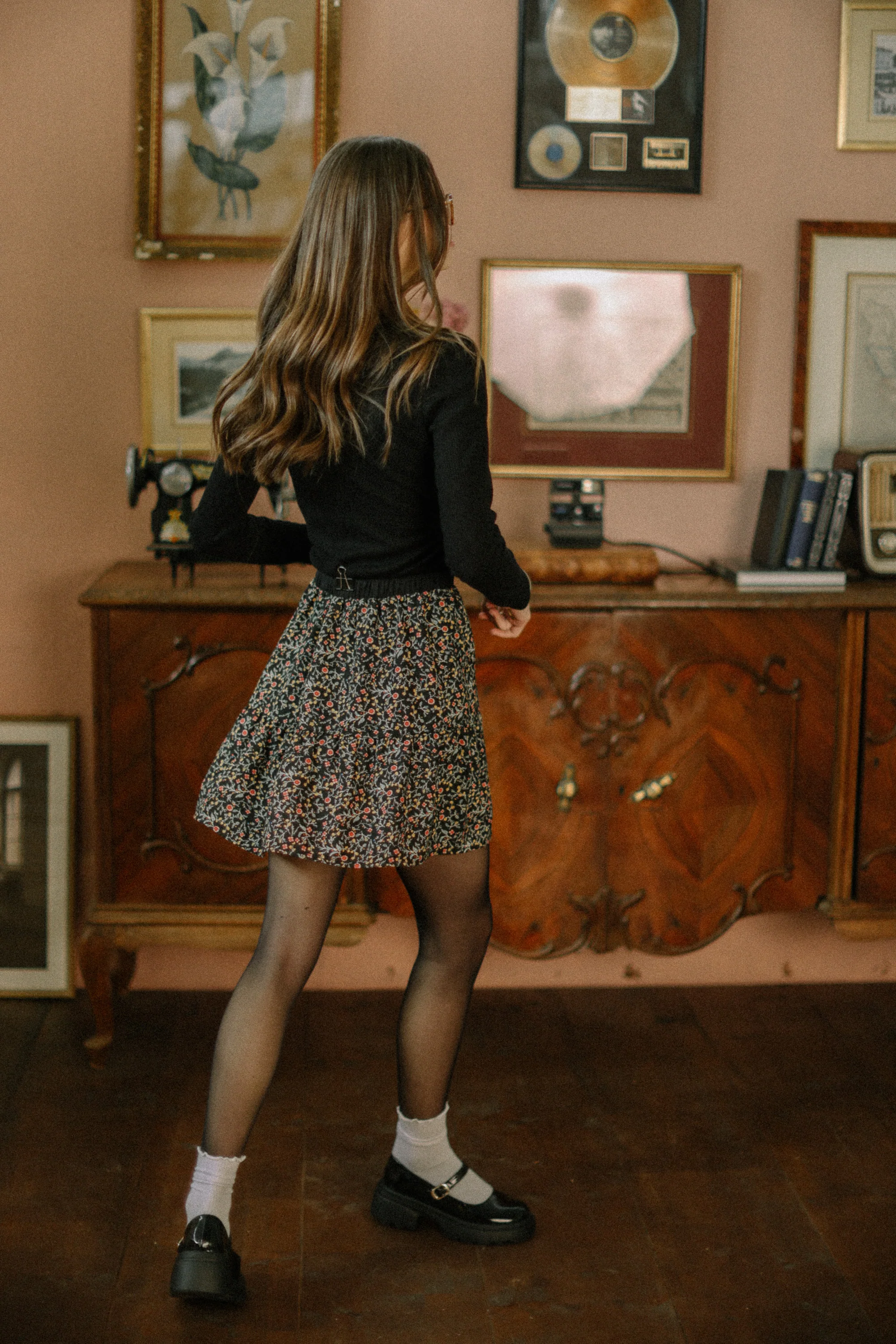 Skirt Eren Black Floral - Image 3