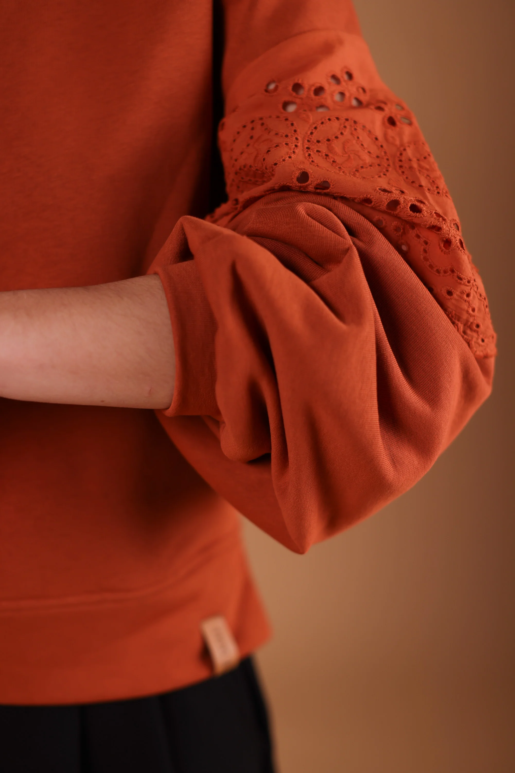 Sweater Caelia Terracotta Embroidered - Image 6
