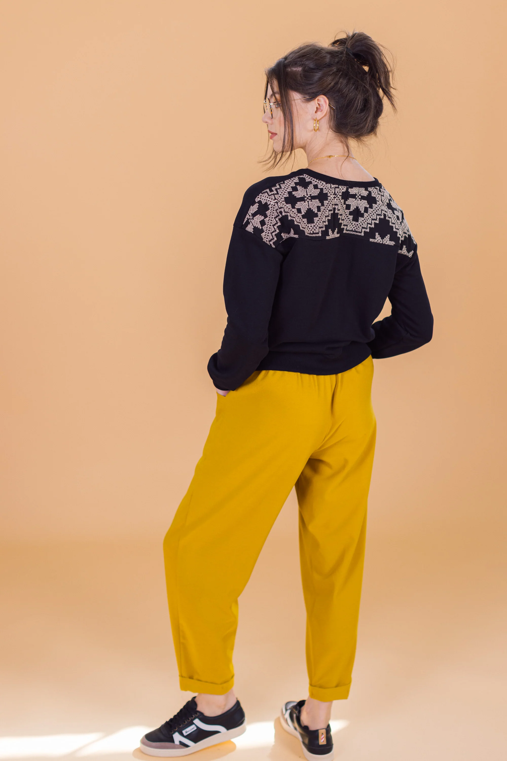 Sweater Merlin Black Embroidered - Image 5