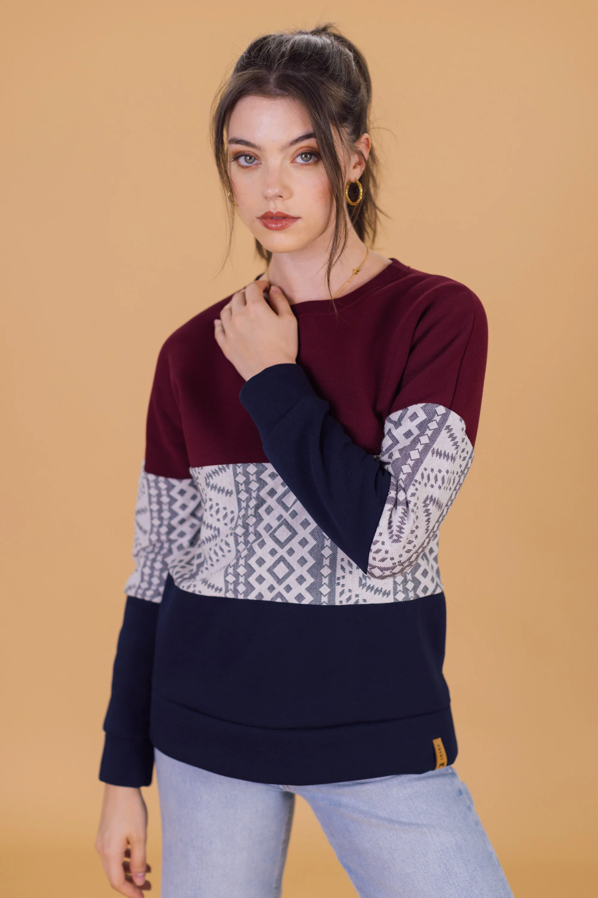 Sweater Mia Burgundy Blue Geo - Image 4