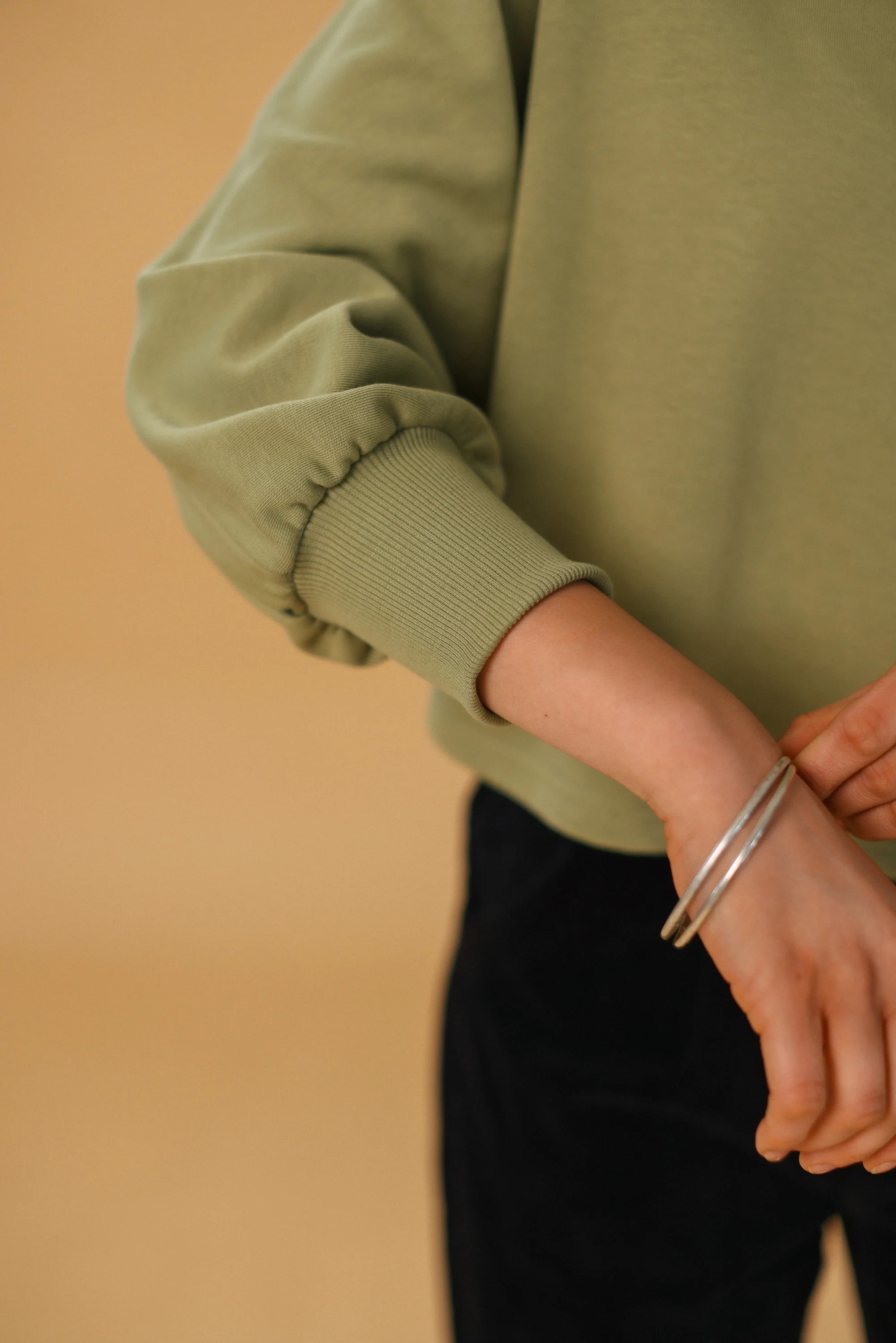 Sweater Poncho Orlena Olive - Image 2