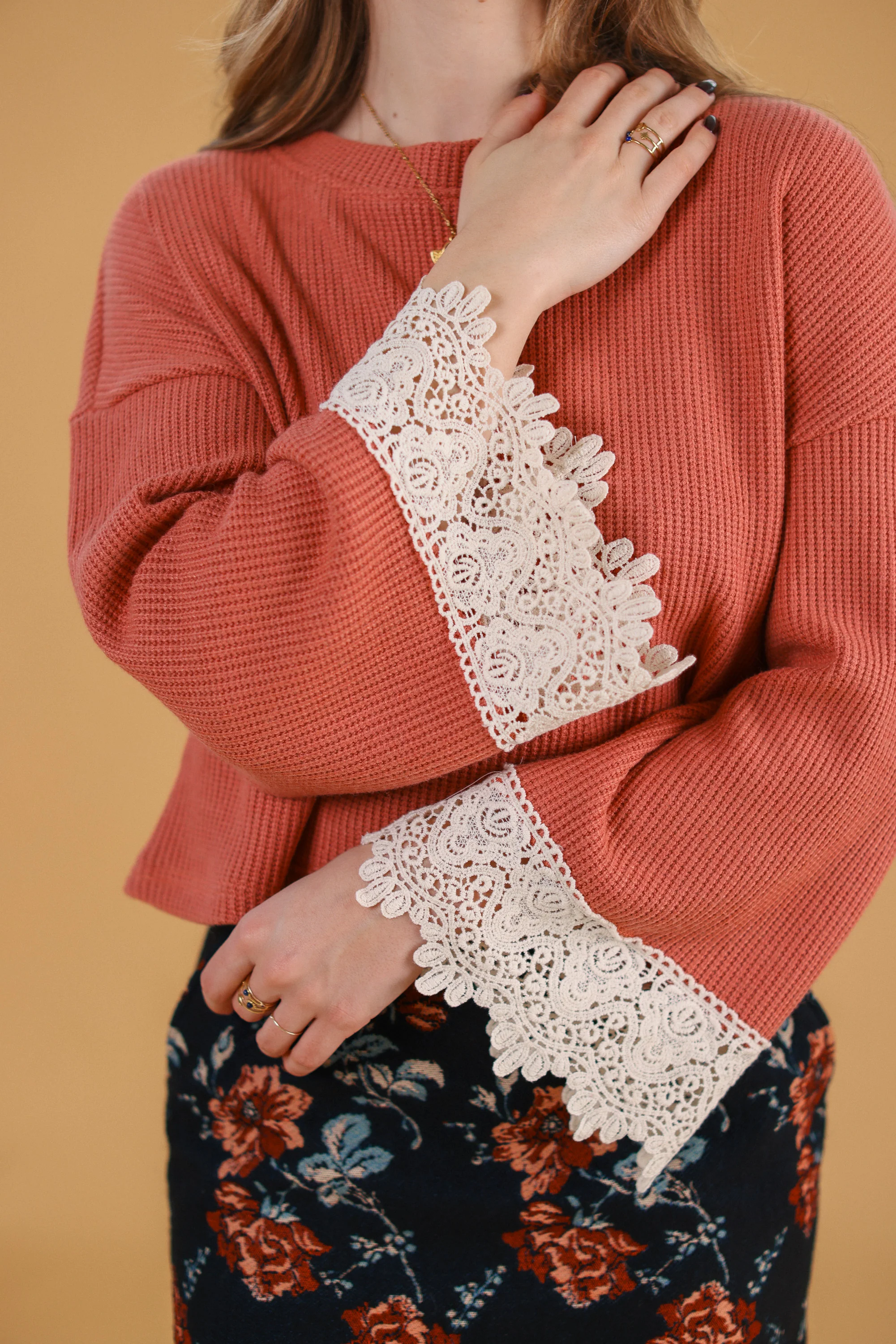Sweater Teagan Peach Lace - Image 7