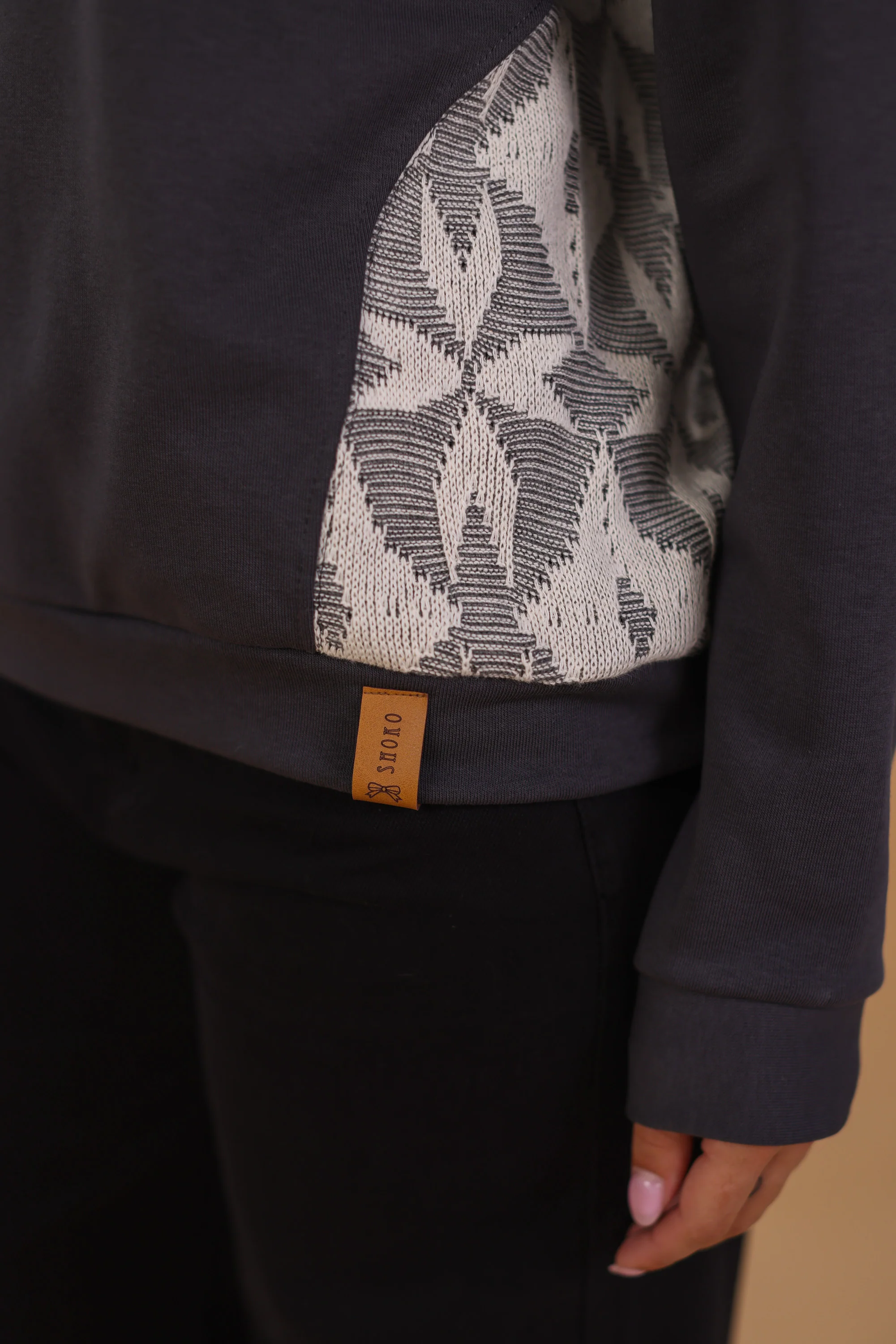 Sweater Wanderlust Grey Snowflake - Image 3