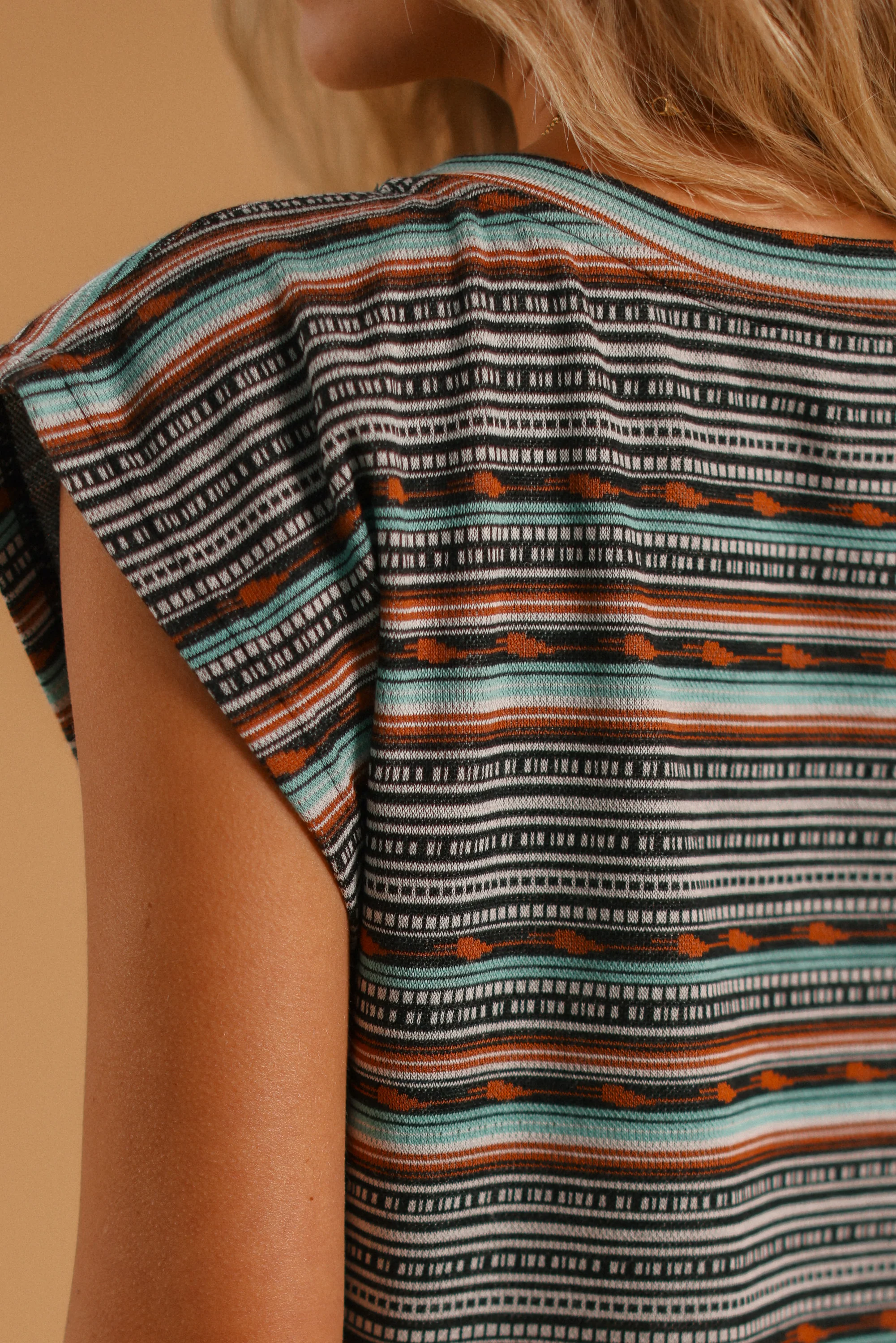 Top Aria Aztec - Image 3