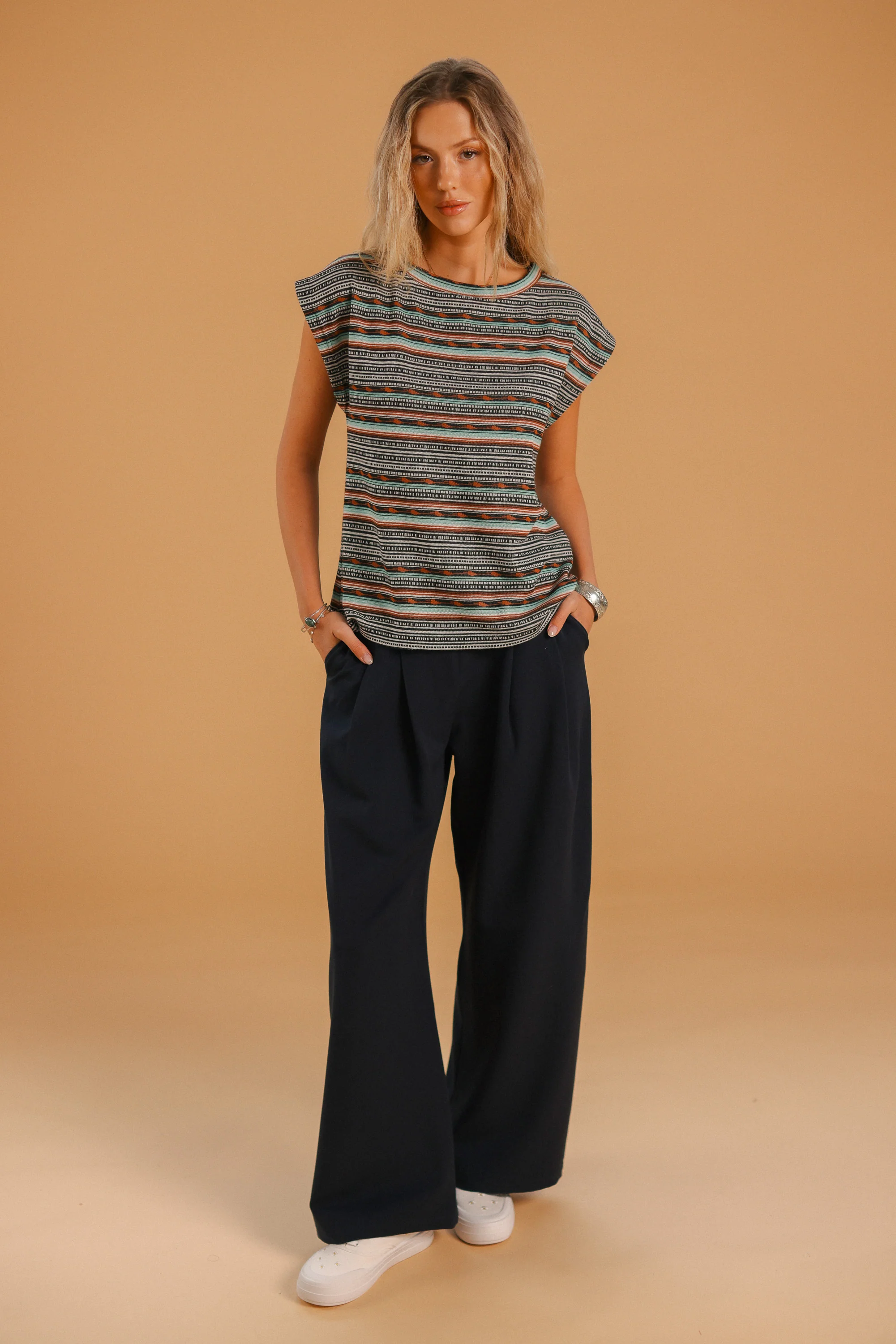 Top Aria Aztec - Image 6