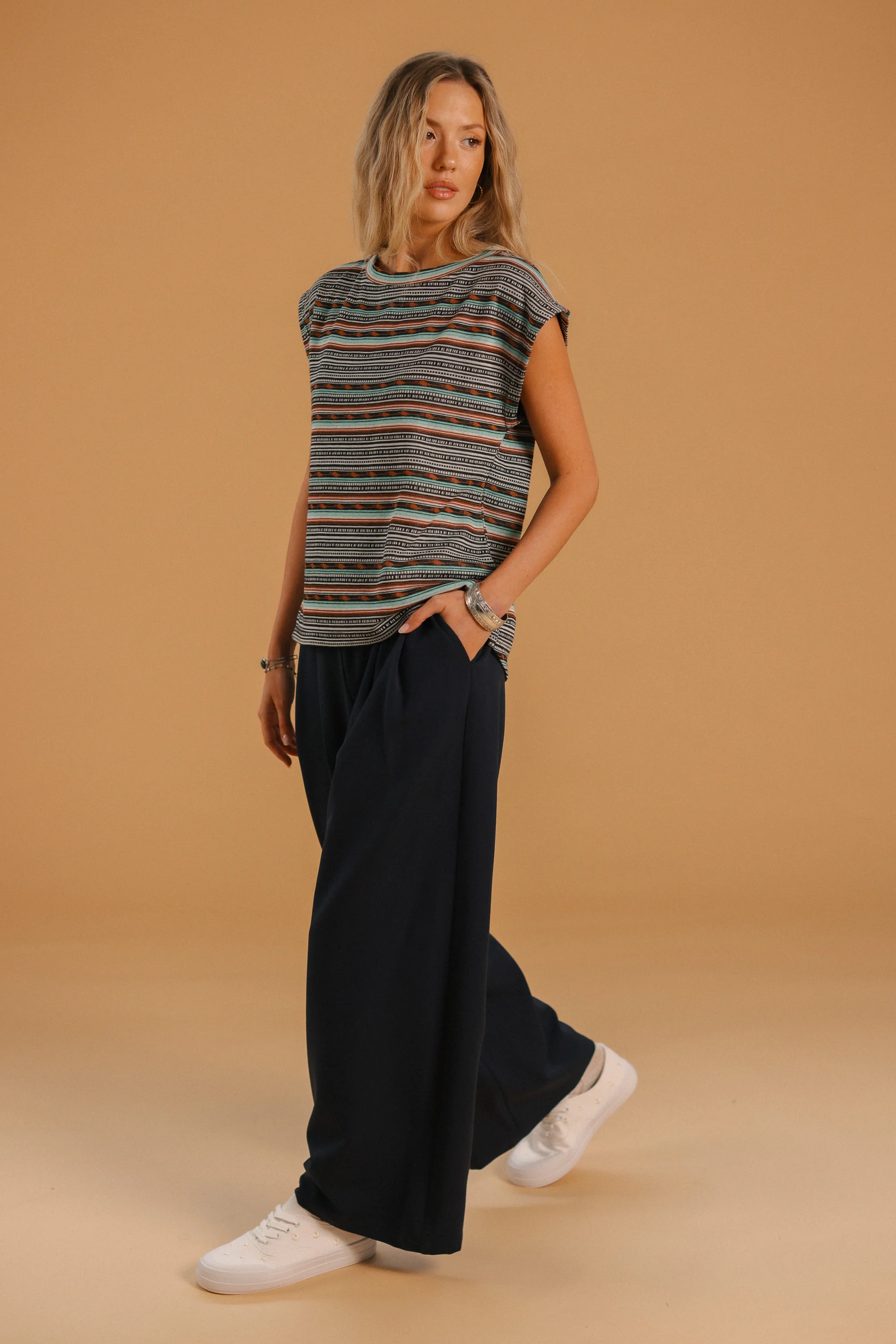 Top Aria Aztec - Image 7