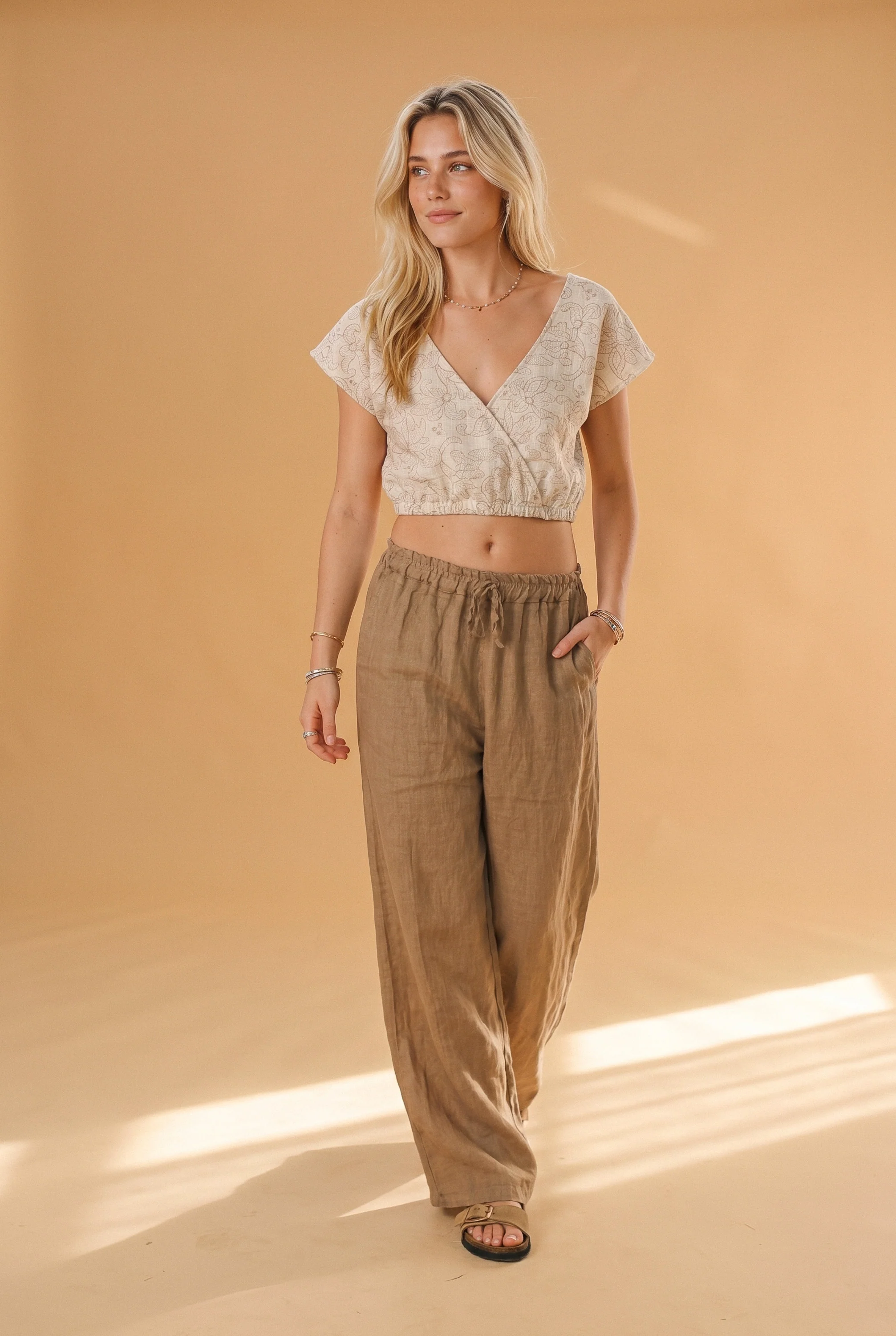 Top Dhalia Beige Embroidered - Image 2