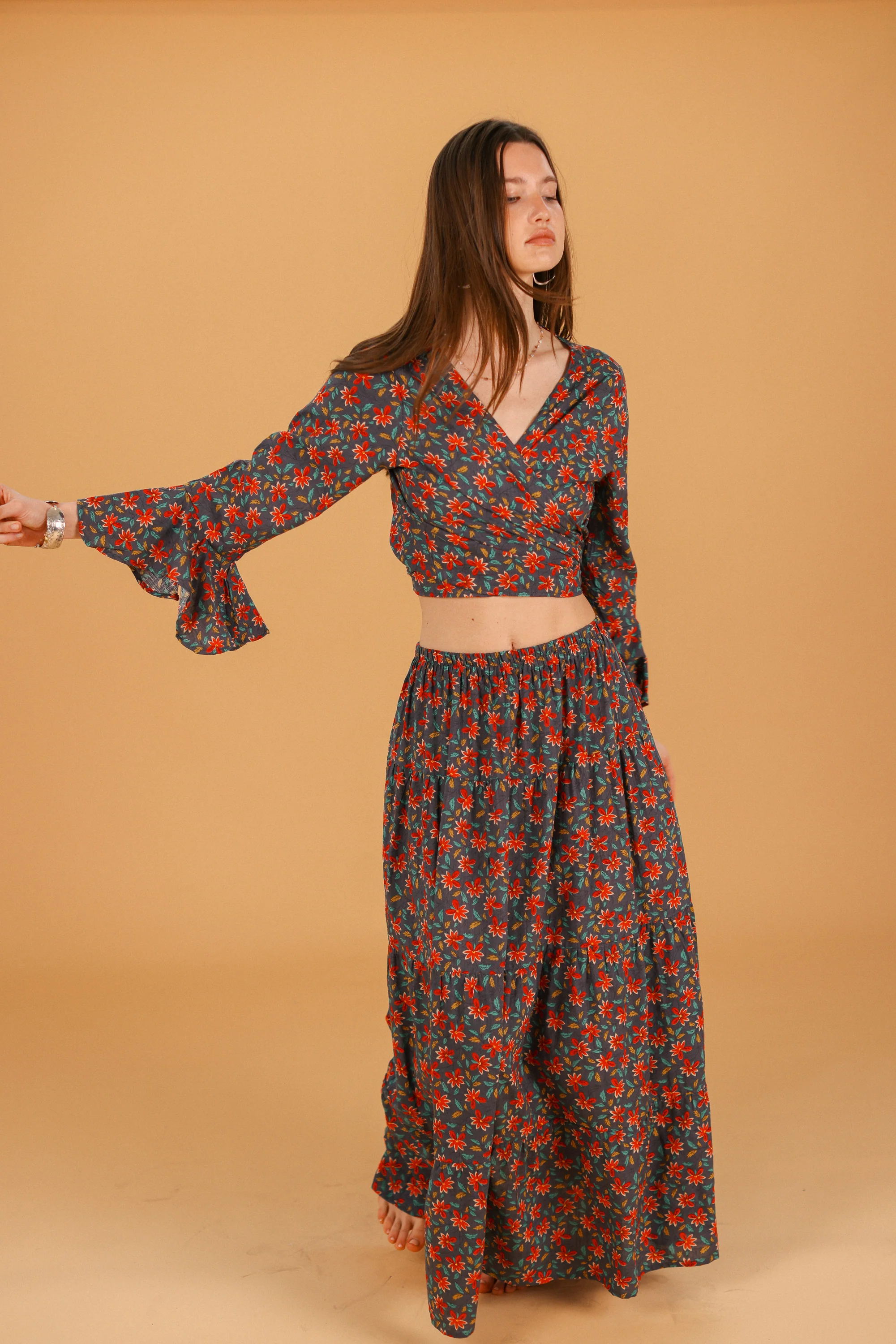 Top Ione Folk Floral - Image 2