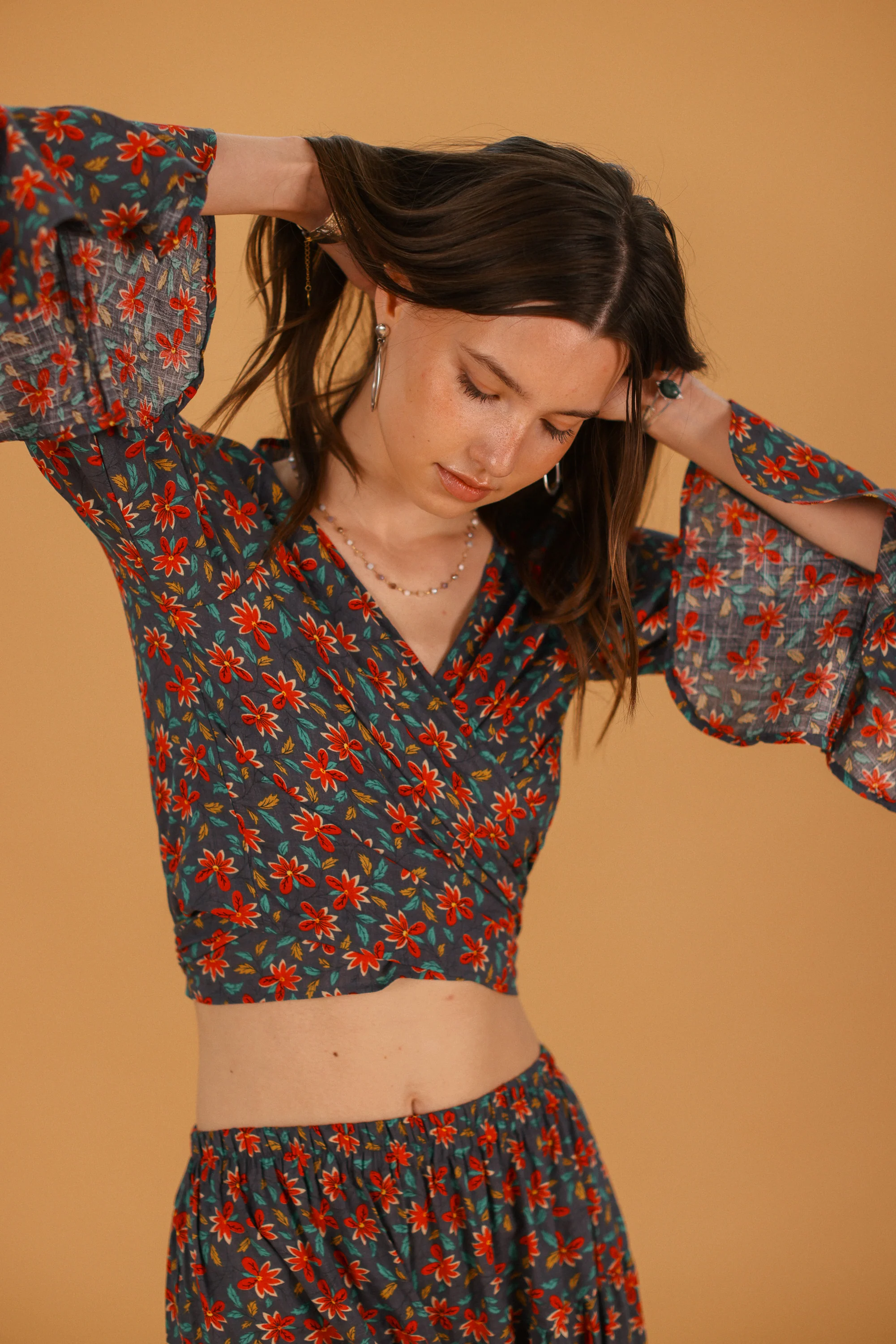 Top Ione Folk Floral - Image 7