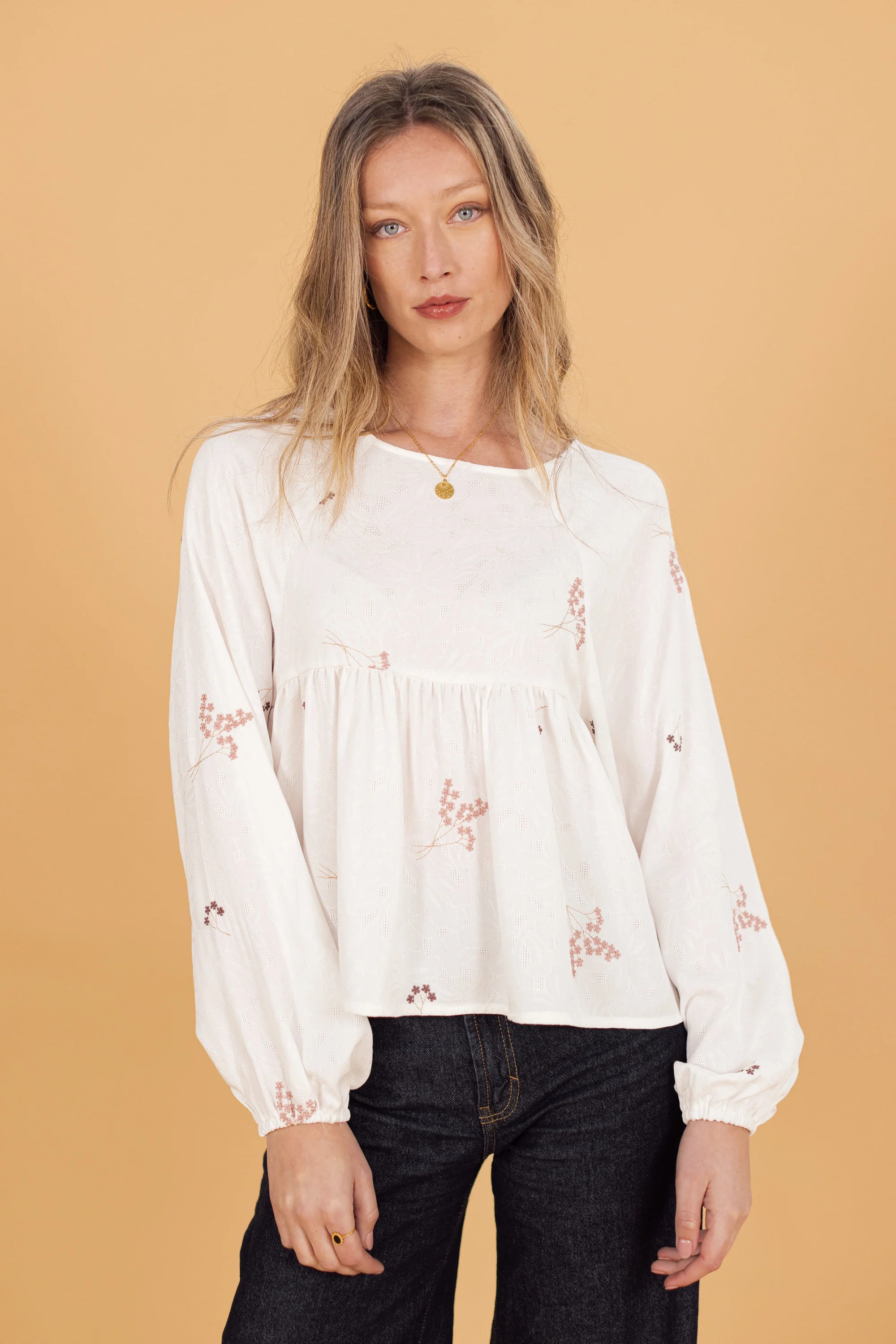 Top Rae White Blossoms - Image 5