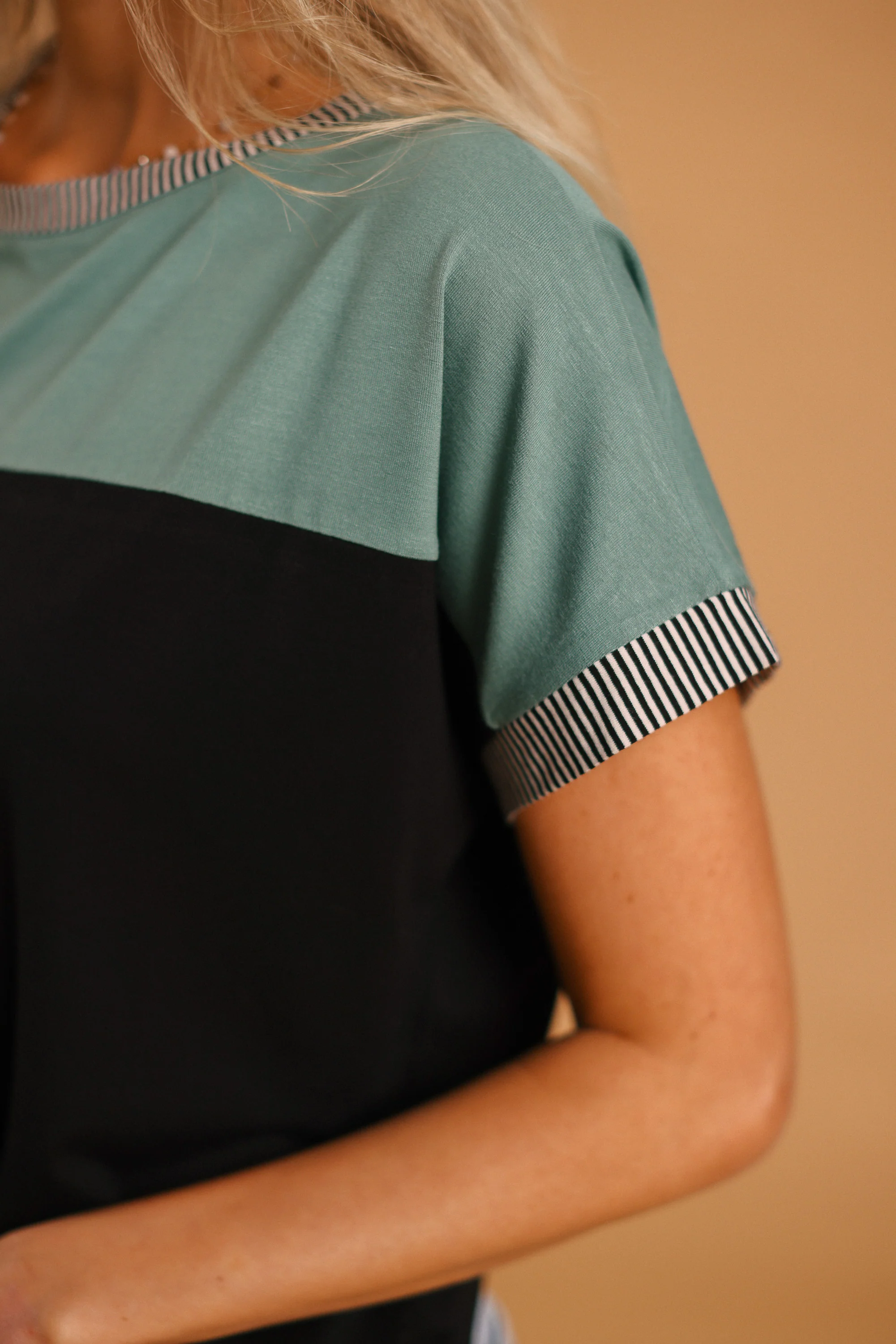 Top Squares Black Teal - Image 4